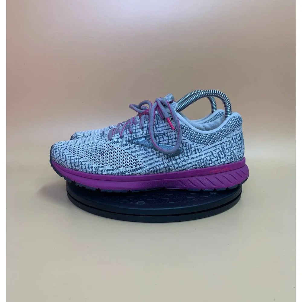 Womens Brooks Revel 3 Cushioned Running Shoes Size 8 Gray Purple